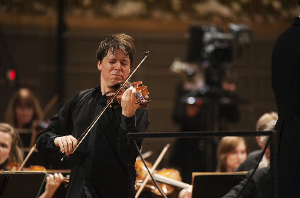 Joshua Bell with his Gibson Stradivarius